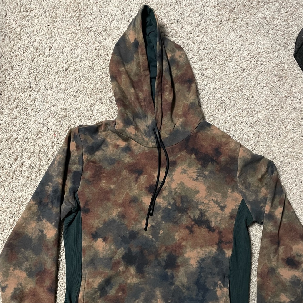 Mens Fabletics Courtside Hoodie Size L Terra Camo Color